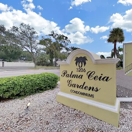Buy this 1 bed condo on 3206 West Azeele Street in Tampa, FL 33609