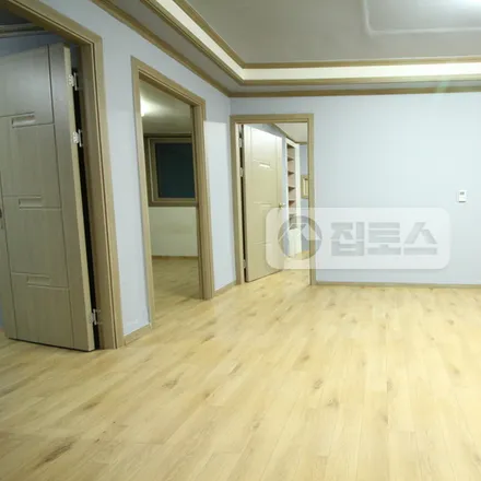 Rent this 3 bed apartment on 서울특별시 서초구 반포동 704-14