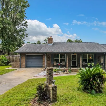 Buy this 3 bed house on 5422 Southeast Eli Road in Belleview, Marion County