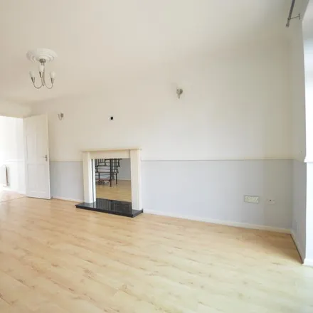 Image 2 - Amber Close, Cardiff, CF23 8AY, United Kingdom - House for rent