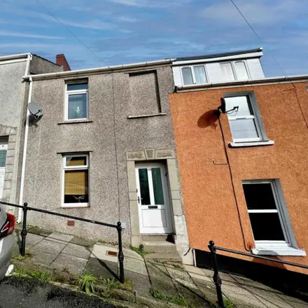 Buy this 2 bed townhouse on UWTSD - Mount Pleasant Campus in Fuller's Row, Swansea