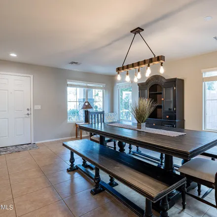 Image 3 - 2015 East Lindrick Drive, Gilbert, AZ 85298, USA - Loft for sale