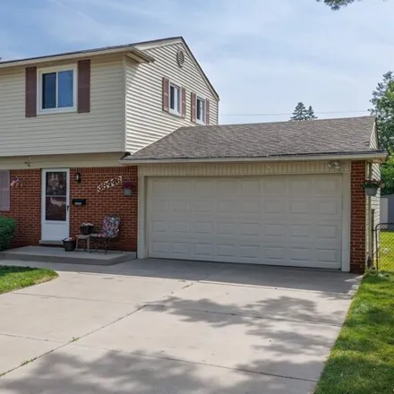Buy this 3 bed house on 38446 Warwickshire Dr in Sterling Heights, Michigan