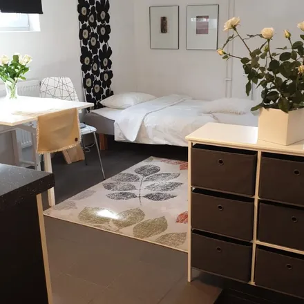 Rent this 1 bed apartment on Frihetsvägen 20 in 724 65 Västerås, Sweden