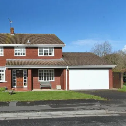 Buy this 4 bed house on 19 Chatsworth Park in Thornbury, BS35 1JF