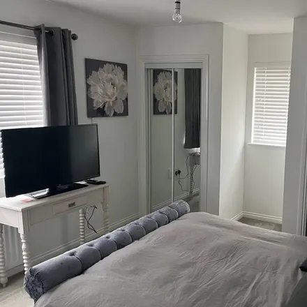 Rent this 3 bed house on Wirral in CH49 0WJ, United Kingdom