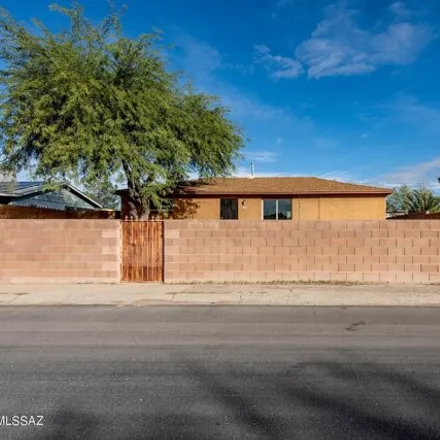 Image 2 - 834 W Calle Medina, Tucson, Arizona, 85756 - House for sale