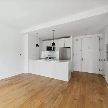 Image 3 - The Edison, 27-21 44th Drive, New York, NY 11101, USA - Condo for sale