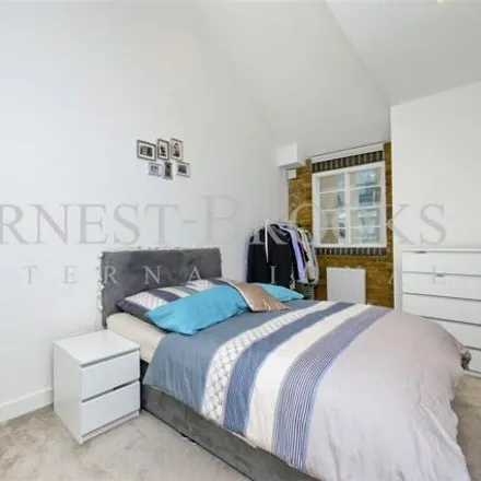 Image 2 - The Sail Loft, Clyde Square, Bow Common, London, E14 7TA, United Kingdom - House for rent