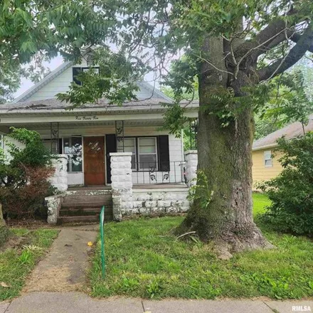 Buy this 3 bed house on 522 S Washington St in Du Quoin, Illinois
