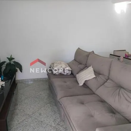 Buy this 2 bed house on Avenida Dom Pedro I 412 in Silveira, Santo André - SP