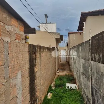 Image 2 - Rua Guido Dezoti, Presidente Roosevelt, Uberlândia - MG, 38402-228, Brazil - House for sale