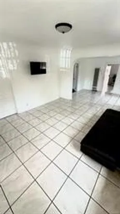 Image 7 - 349 East 84th Street, Los Angeles, CA 90003, USA - House for sale