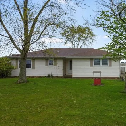 Buy this 3 bed house on 3482 West County Line Road E12000N Road in Will County, IL 60401