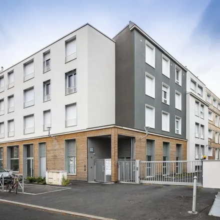 Rent this 1 bed apartment on 6 bis Rue Léontine Sohier in 91160 Longjumeau, France