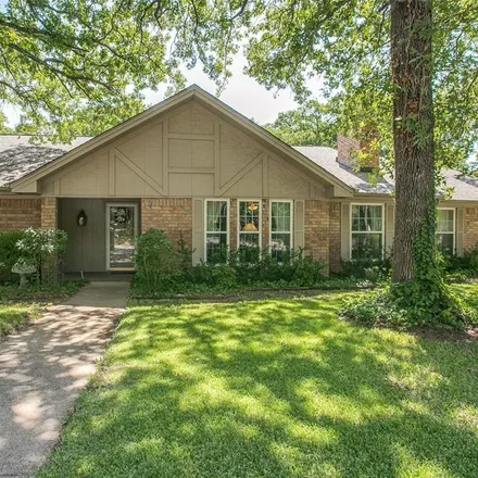 Image 4 - 3820 Welwyn Way Drive, Bedford, TX 76021, USA - House for sale