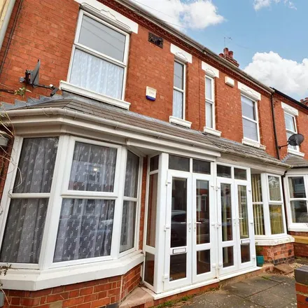 Rent this 2 bed townhouse on 29 Mickleton Road in Coventry, CV5 6PP