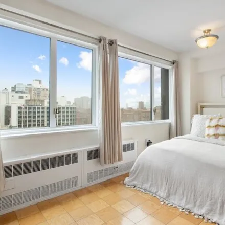 Image 4 - 333 East 14th Street, New York, NY 10003, USA - Apartment for sale
