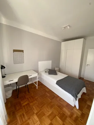 Rent this 5 bed room on Rua José d'Esaguy 14 in 1700-996 Lisbon, Portugal