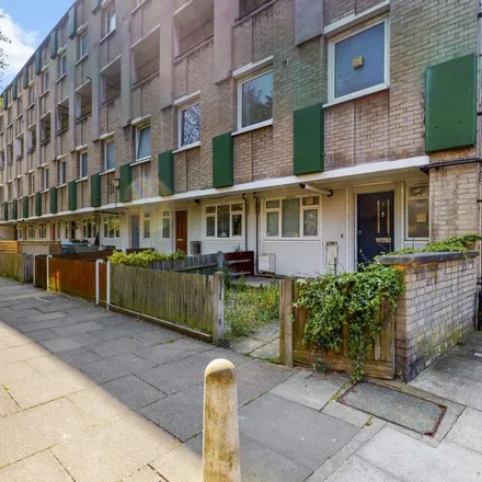 Rent this 3 bed apartment on Longman House in Mace Street, London