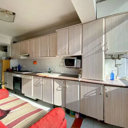 Rent this 3 bed apartment on Carrer de Berni i Català in 46019 Valencia, Spain