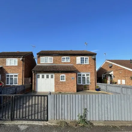 Rent this 4 bed house on Windmill Lane in Raunds, NN9 6SJ