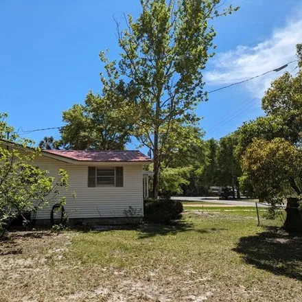 Image 6 - 750 7th Street West, Carrabelle, FL 32322, USA - House for sale