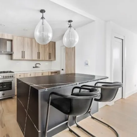 Image 2 - Place 57, 207 East 57th Street, New York, NY 10022, USA - Apartment for sale