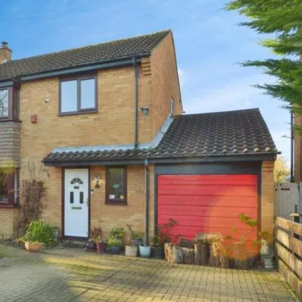 Buy this 4 bed house on The Boundary in Milton Keynes, MK6 2RT