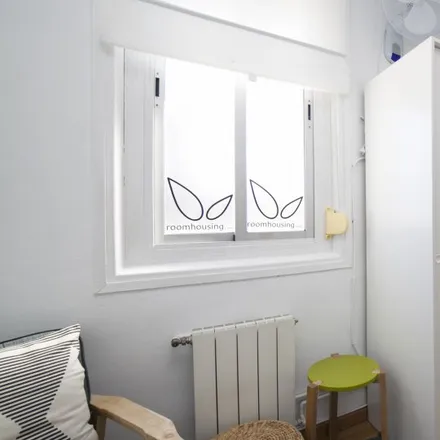Rent this 5 bed room on Avinguda de la Riera de Cassoles in 51, 08012 Barcelona