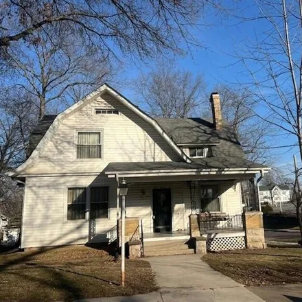 Buy this 4 bed house on 599 East Love Street in Mexico, MO 65265
