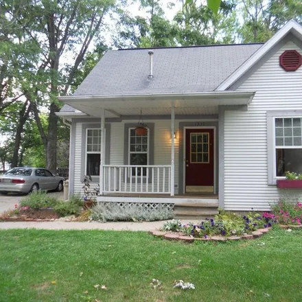 Rent this 3 bed house on 1239 East Tylers Turn in Bloomington, IN 47401