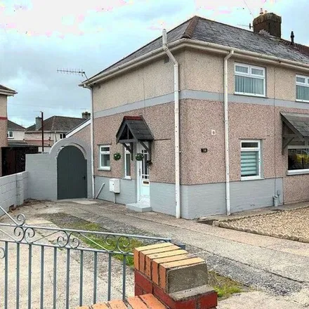 Rent this 3 bed duplex on Olive Street in Llanelli, SA15 2AS