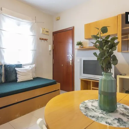 Rent this 2 bed apartment on Calle de Palencia in 51, 29039 Madrid