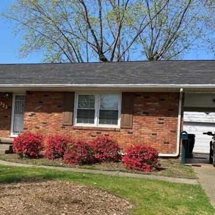 Buy this 3 bed house on 719 Dixiana Drive in Owensboro, KY 42303