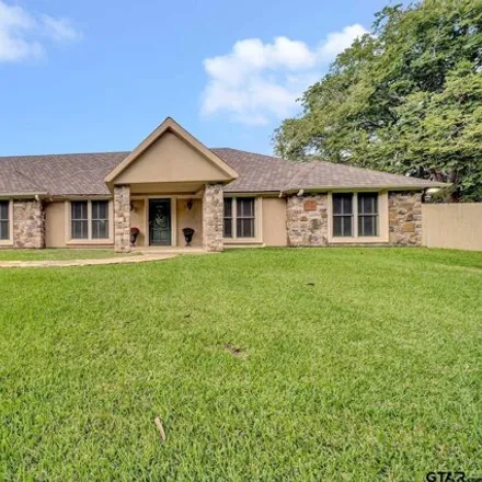 Buy this 5 bed house on 229 West Cumberland Road in Tyler, TX 75703