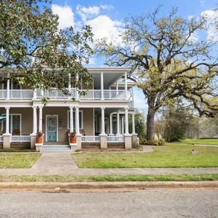 Buy this 5 bed house on 215 North 8th Street in Crockett, TX 75835