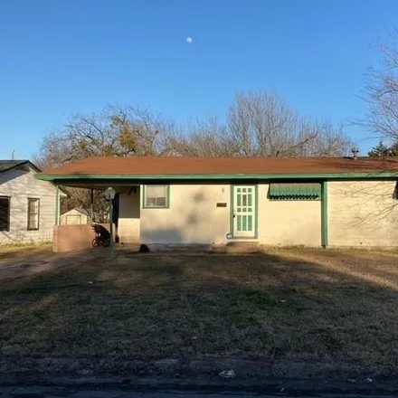 Rent this 3 bed house on 1711 Langford Street in Greenville, TX 75401