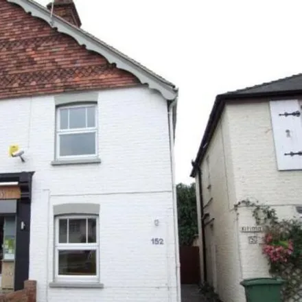 Rent this 3 bed duplex on Portsmouth Road in Cobham, KT11 1JJ
