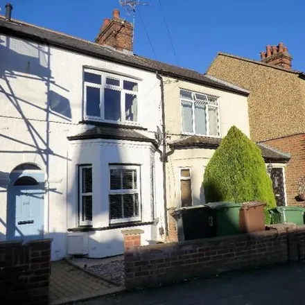 Rent this 2 bed townhouse on Camp Primary and Nursery School in Camp Road, St Albans