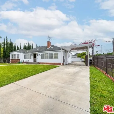 Buy this 3 bed house on 957 3rd Avenue in Los Angeles, CA 90019