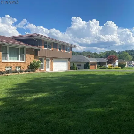 Image 4 - 2401 Woodcrest Drive, Westmont, Cambria County, PA 15905, USA - House for sale