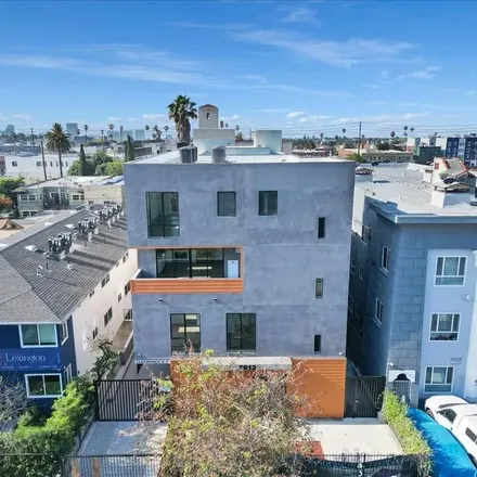 Image 6 - Common Paramount, Lexington Avenue, Los Angeles, CA 90038, USA - Apartment for rent