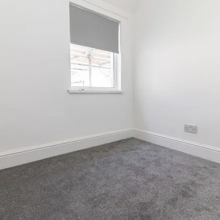 Rent this 3 bed apartment on Stafford Road in Cardiff, CF11 6SU