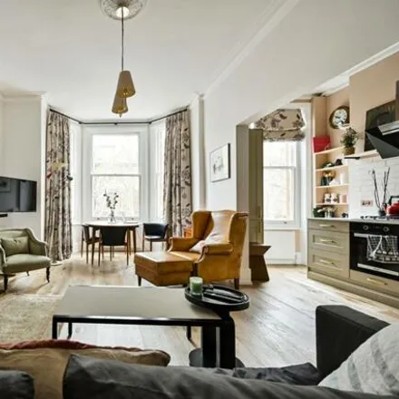 Buy this 1 bed apartment on 7 Pindock Mews in London, W9 2QA