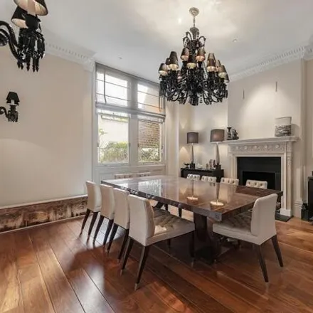 Image 3 - Ennismore Gardens, London, London, Sw7 - Apartment for sale