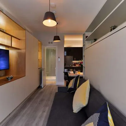 Rent this 1 bed apartment on 15 Pembridge Gardens in London, W2 4EN