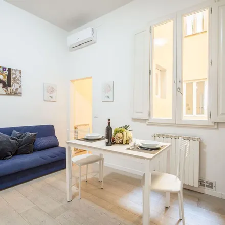 Image 2 - Via dei Pepi 62a, 50121 Florence FI, Italy - Apartment for rent