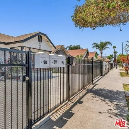 Image 3 - 852 West Gage Avenue, Los Angeles, CA 90044, USA - House for rent