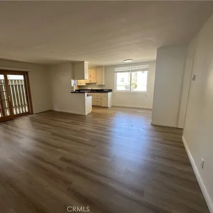 Rent this 2 bed condo on 1001 6th Court in Santa Monica, CA 90403